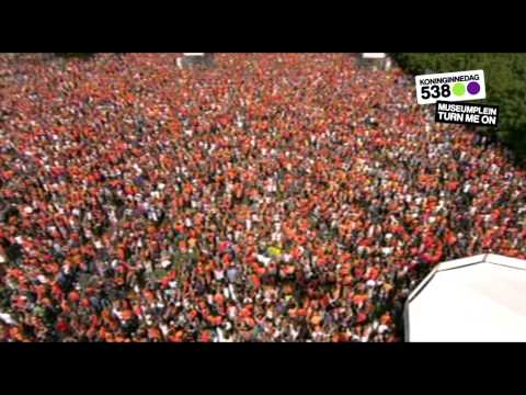 538 Koninginnedag 2011: Gerard Joling