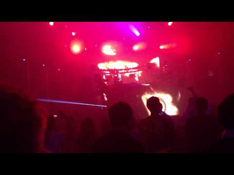 Bass Kleph Edmonton Wonderland 2013 playing Incredible on Maschine
