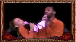 Whitney Houston &amp; Gary Houston - Nobody Loves Me Like You Do(LIVE)