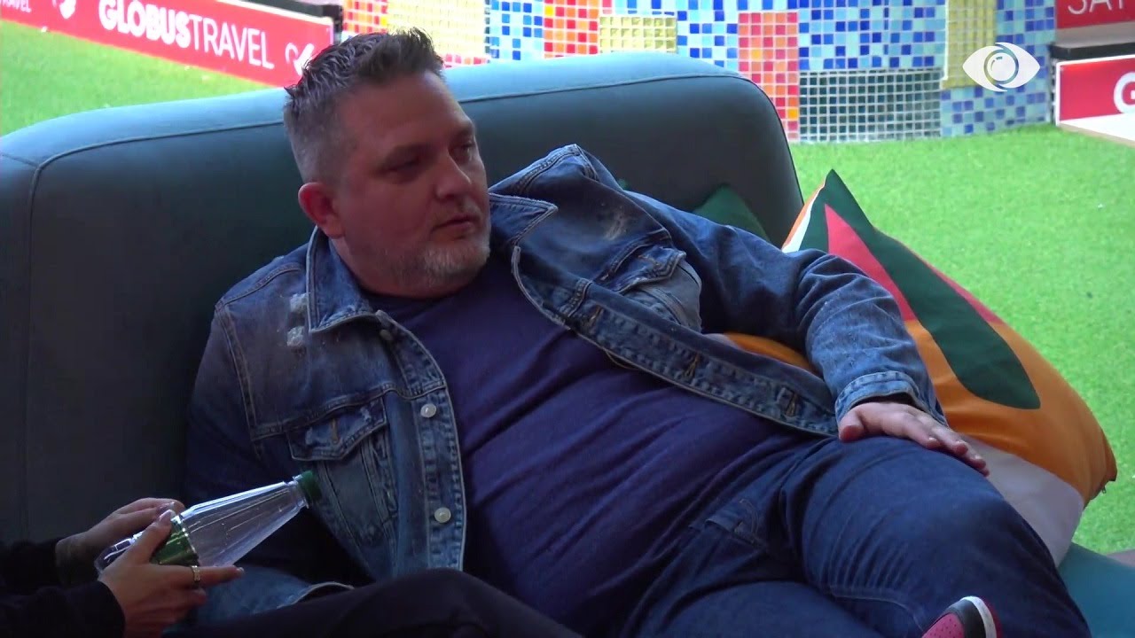 Meritoni diskuton me Juliani, banori: Mos u bëj si intelektual, bullizim është...