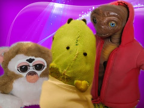 Tiger Electronics E.T & Gizmo Furby interact! (Lockdown edition!) + Creepy randomness.