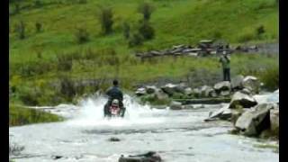 preview picture of video 'River Crossing in Phobjikha Valley, Bhutan 03'