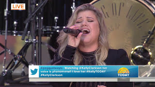 Kelly Clarkson - Walk Away (The Today Show)