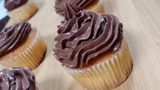 3 ingredients chocolate buttercream frosting | Condensed milk buttercream frosting