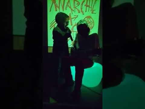 Ticho tam vzadu - TOM a DAF   Testovanej