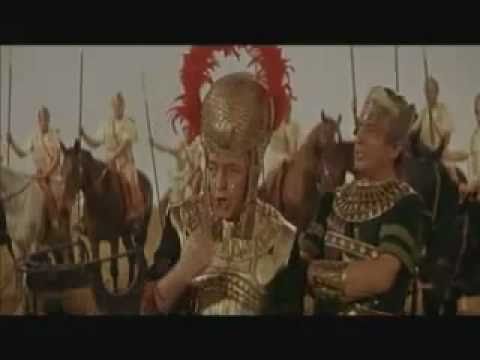 Totò contro maciste - il discorso all'esercito