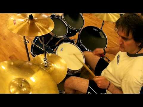 Open handed drumming - Double Paradiddle groove.