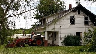 preview picture of video 'Pleasant Hope house torn down'