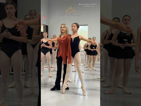 Don’t be a hanger, be a DANCER 🕺 #ballet #dance #dancer #balletclass #balletschool