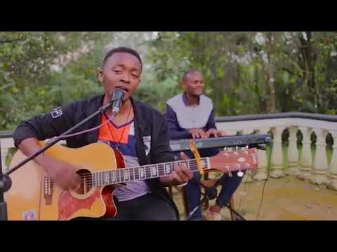 Draei Bitsc - A drop In the Ocean (Ron Pope) Acoustic Cover