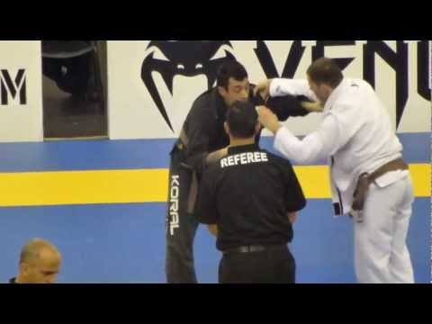 Dominik Debiec - IBJJF European Open 2013 - Brown Master - Middle