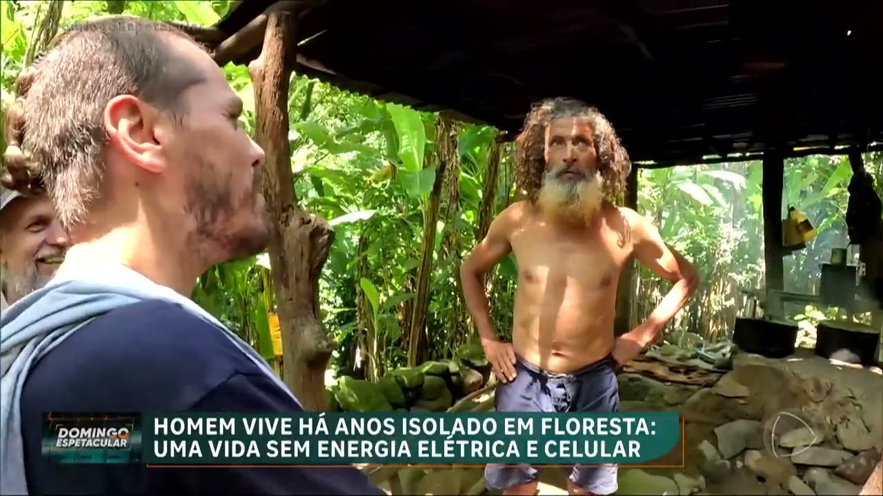 Homem vive isolado numa floresta sem telemóvel e sem contacto com pessoas