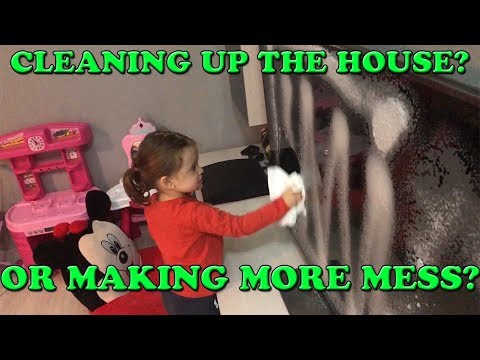 Emma helps Mommy! Kid Pretend Play with Cleaning Toys!