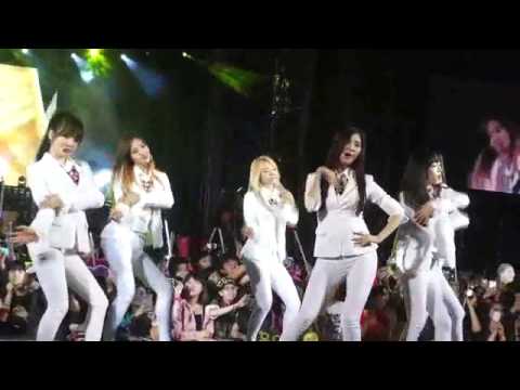 140322 SNSD HEC- Wait A Minute by vnexpress