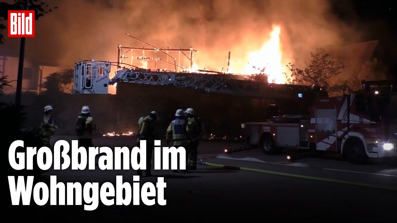 Scheune brennt mitten im Wohngebiet: Flammen greifen auf Fachwerkhaus über