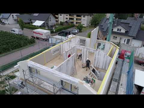 Hausaufbau in 2 Minuten – So entsteht ein Fertighaus!