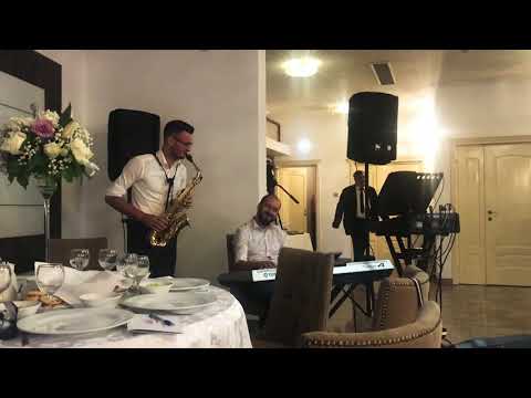 Alin Pașcalău si formația.