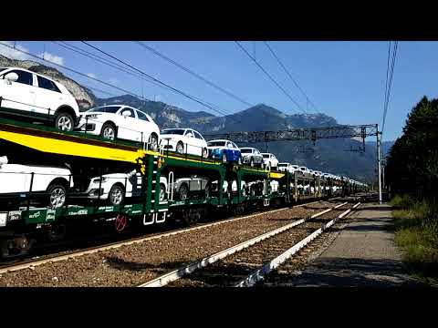 IL SALUTO DELLA TAURUS OBB E.190 014 CON BISARCHE AUTO IN TRANSITO A PERI. (VR) 17 - 8 - 2017