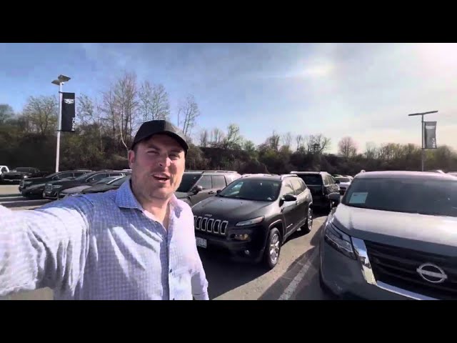 2016 Jeep Cherokee North V6 | FRONT PASSENGER FOLD-FLAT SEAT... in Cars & Trucks in London