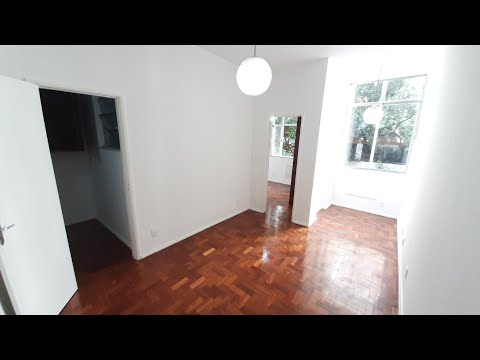 Quarto e sala reformado, dep. revertida, 2 banheiros, área de serviço, colado ao metrô.  AP2940