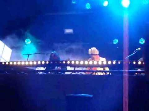 Das Pop - Never Get Enough (Live at Ghent Music for Life 2011)