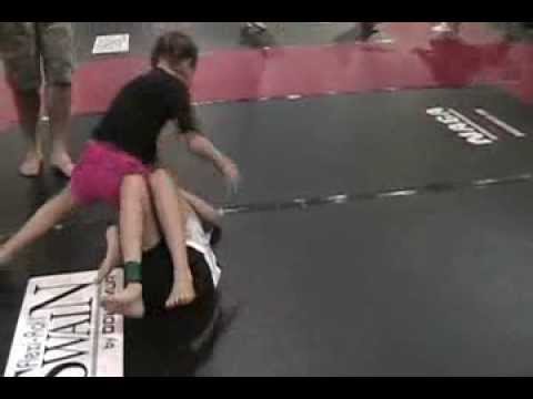 9 YEAR OLD GIRL KICKS AS* IN BJJ!