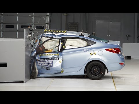 2013 Hyundai Accent driver-side small overlap IIHS crash test