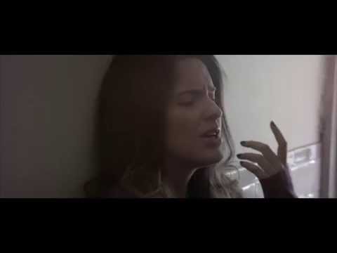 Maria McCausland - Queriendo Sola (Video Oficial)
