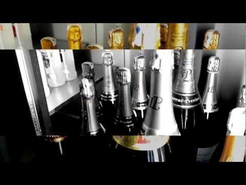 DJ KISS au PAPAGAYO AGADIR (2012) (Official Video Full HD)