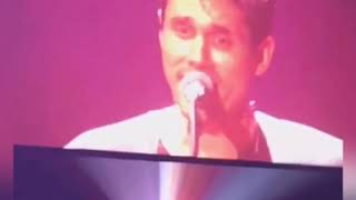Funny Fan Interaction During “Your Body Is a Wonderland” live from Brisbane Australia