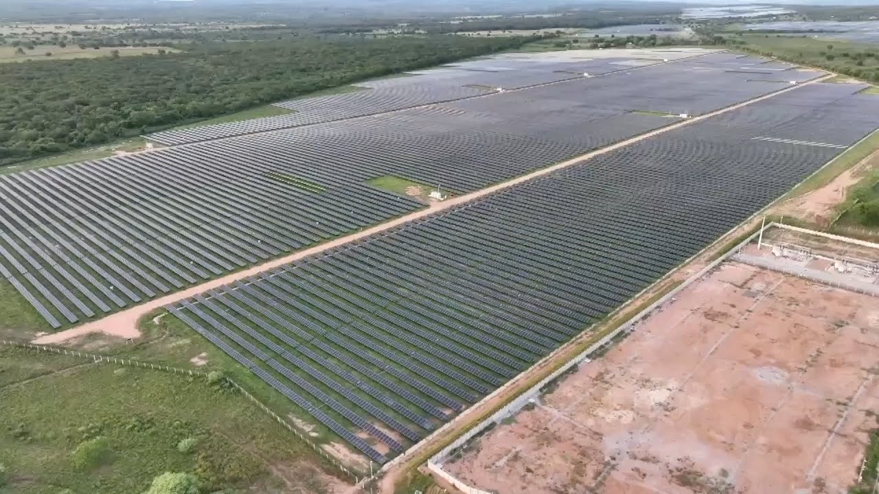 La misión verde de los constructores chinos de plantas solares en Brasil
