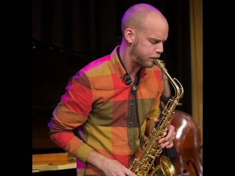 Maarten Hogenhuis plays the Remy Alto Saxophone - Charlies Muziek