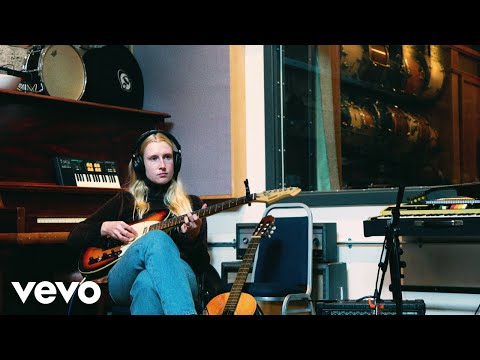 Billie Marten - I Can't Get My Head Around You (Lyric Video)