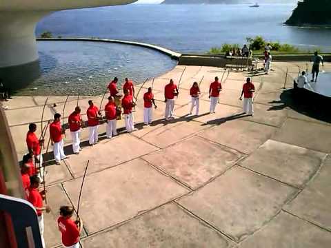 ORQUESTRA DE BERIMBAU ABADÁ - CAPOEIRA