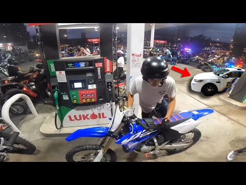 POLICE PULL UP AS 2 STROKE MIXING GAS! * 1000+ DIRTBIKES CAMDELPHIA RIDEOUT 2023 PT 2! *