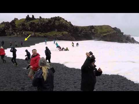 Big sneaker wave at Djúpalónssandur, Iceland