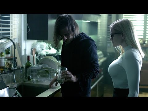 Olivia Taylor Dudley - The Magicians S03E03 Highlights 720p
