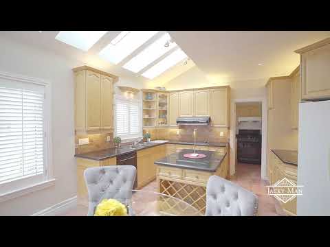 2 Montford Dr, North York, ON M2M 2R6