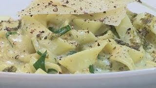 How to make a simple white pasta sauce