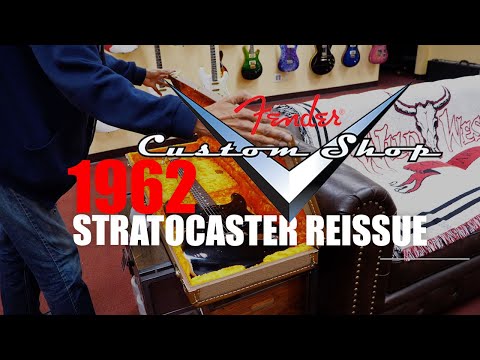 Unboxing 7 Fender Custom Shop 1962 Stratocasters + 1 Gibson Custom Shop Korina Flying V