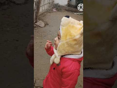 Vidushi is enjoying the cold weather|MithaasVidushi #goodmorning #shorts