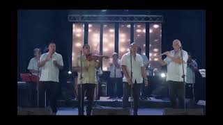 Mira A Ver Quién Es Lyrics English Translation