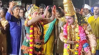 ఇరువురు  భామల  కౌగిలిలో స్వామి ఇరుకుని పడి నేను నలిగితిన🙏🏻🙏🏻🙏🏻###