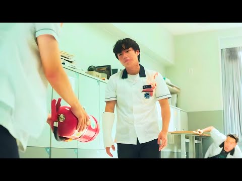 Oni Ne Znaju Da Se Tihi Učenik Koga Maltretiraju Samo Pretvara Da Je Slab