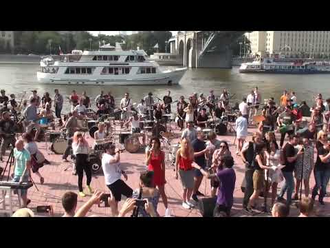 400 musicians flashmob - RocknMob