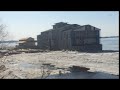 Момент сноса дебаркадеров ледяным полем попал на видео