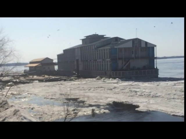 Ресторан Самарада боз белән агып киткән
