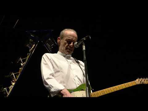 Francis Rossi talks to Dublin audience at Dublin O2 Arena