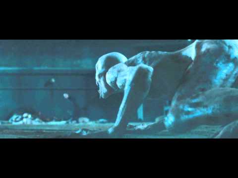 PRIEST-Official Trailer with the Vampires HD