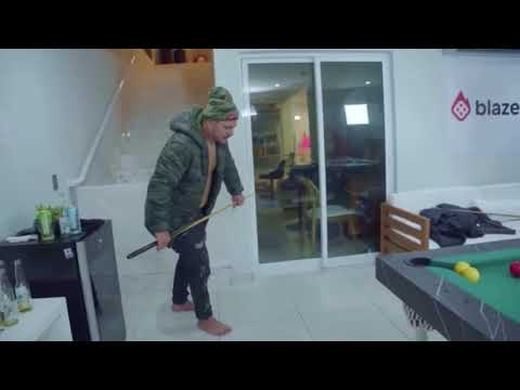 Mítico quebrando taco na perna só que melhor kkkkkkkkkkkkkkkkkkk